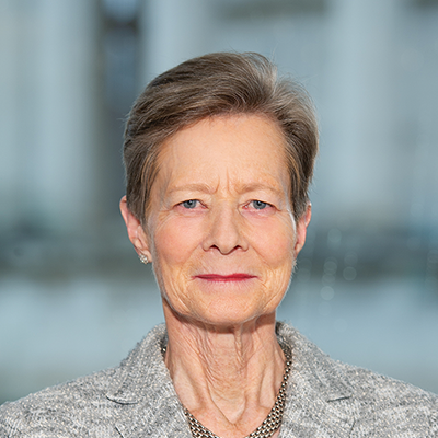 Headshot of Vivien Gould smiling at the camera.